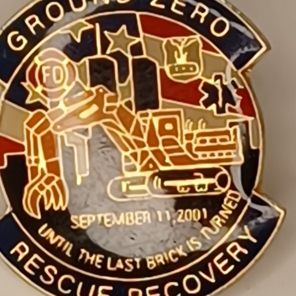 Three original Ground Zero pins - Picture 8 of 9